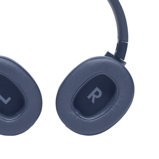 JBL Tune 710BT - Blue - Wireless Over-Ear Headphones - Detailshot 2
